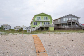 Breezy Oaks by Oak Island Accommodations